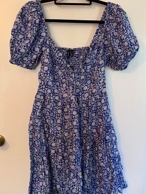 Vero Moda Blue and White Floral Smocked Top